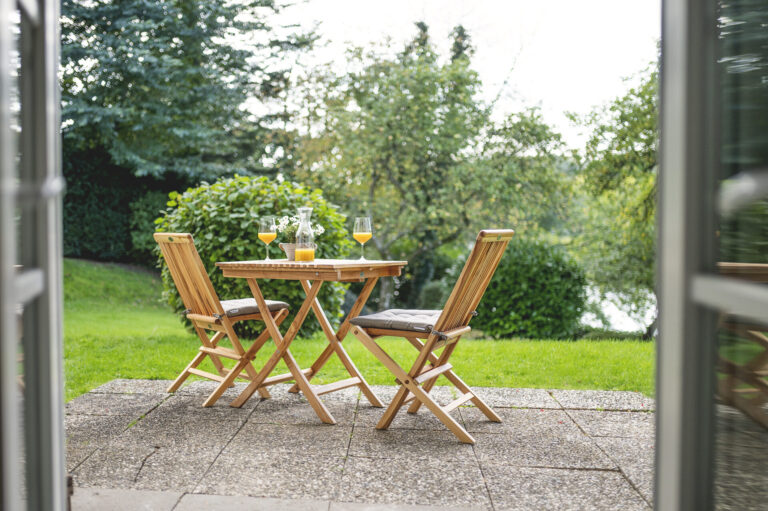 Fewo Glücksburg Terrasse Blick auf Schlossteich 2